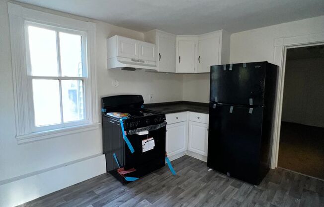 2 beds, 1 bath, $1,250, Unit Rear