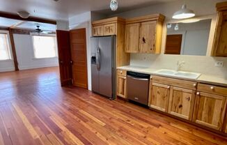 Bond St., 1033 NW - 01033-BOND