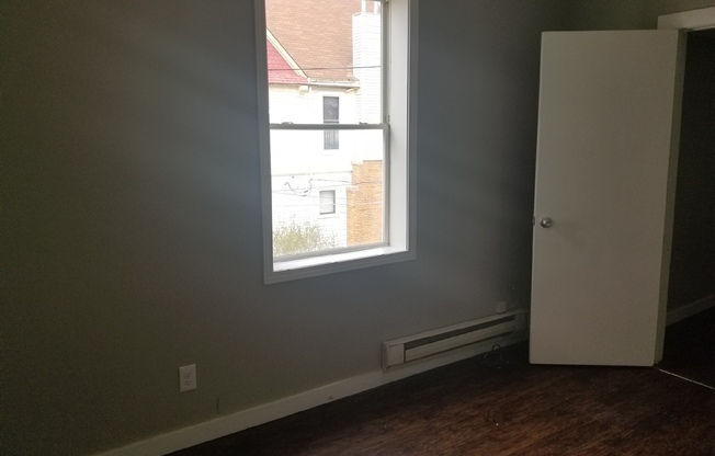 1 bed, 1 bath, 500 sqft, $600, Unit Unit 04