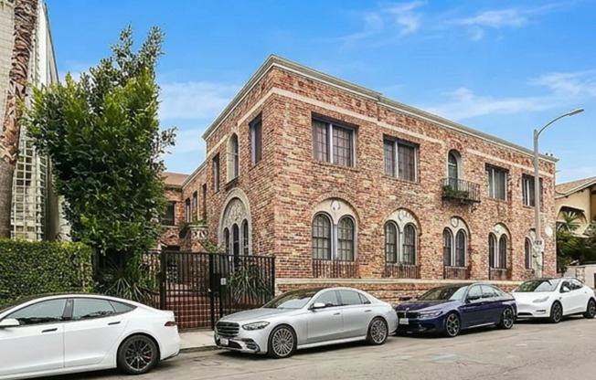 21 Westminster Avenue - 108