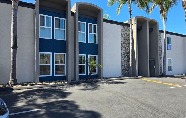 Lovely One Bedroom Apartment Conveniently Located