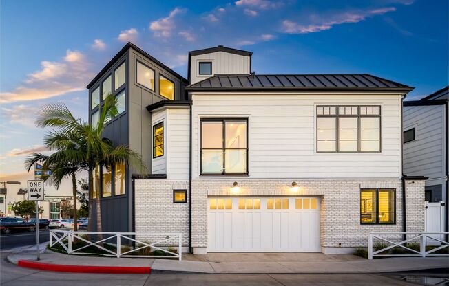 Stunning Brand-New Construction on the Newport Beach Peninsula