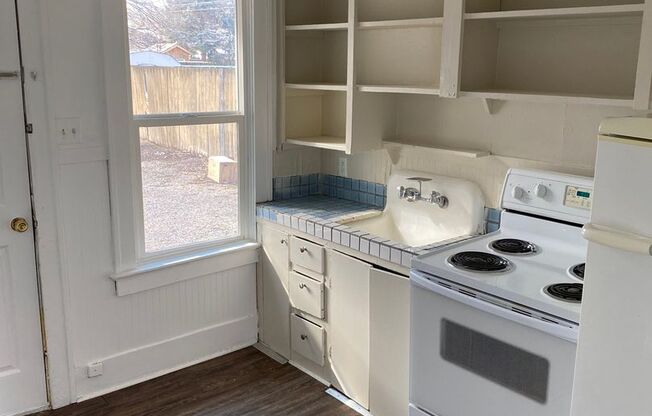 Studio, 1 bath, 500 sqft, $750