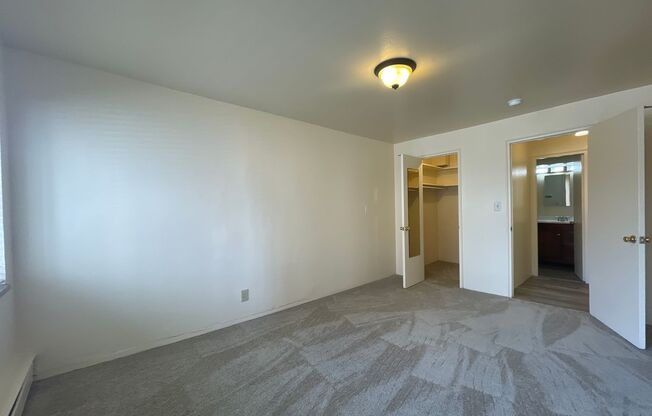 1 bed, 1 bath, 600 sqft, $1,050, Unit 211