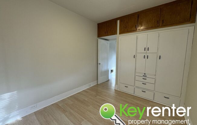 2 beds, 1 bath, $2,300