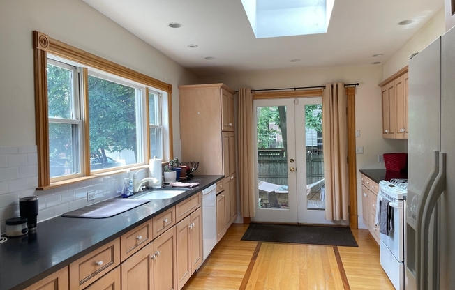30 COTTAGE ST