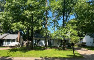 Charming 3 bedroom 2 bath home in east Charlotte
