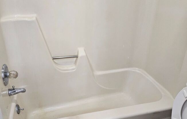 Studio, 1 bath, 480 sqft, $700, Unit 110