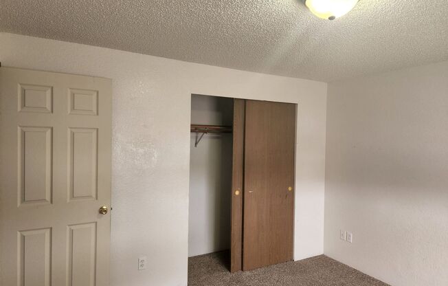 1 bed, 1 bath, $625, Unit 4