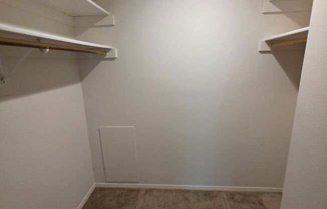 2 beds, 1 bath, 955 sqft, $1,225, Unit 19 - 204