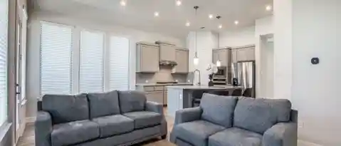 11331 CARMEN HTS