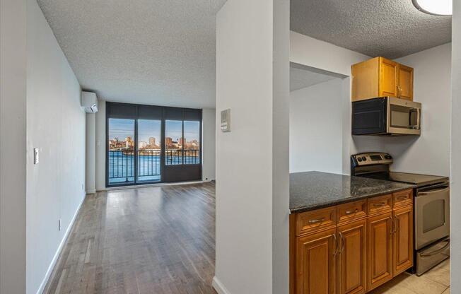 2 beds, 2 baths, $4,200, Unit 14R