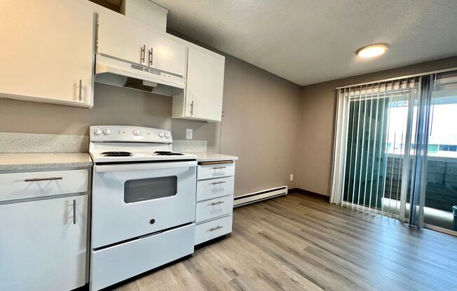 2 beds, 1 bath, 900 sqft, $1,650, Unit 19-C