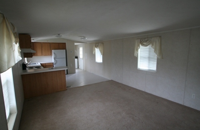 232 White Oak Dr