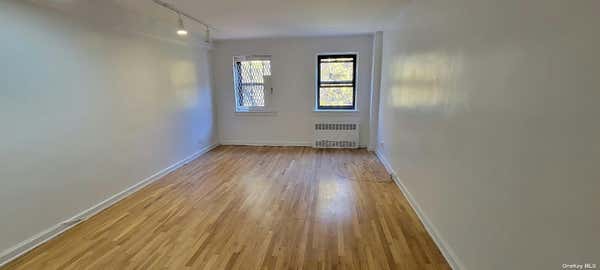 1 bed, 1 bath, $2,000, Unit 5F