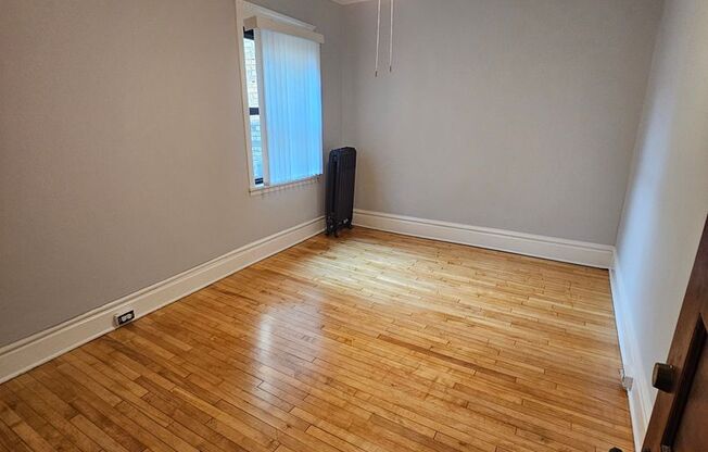 2 beds, 1 bath, 1,020 sqft, $1,625, Unit 905-22