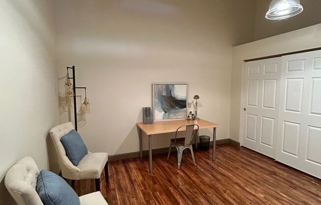 2 beds, 1 bath, 1,220 sqft, $1,850, Unit 328