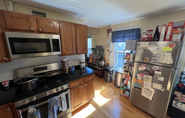 4 beds, 2 baths, $5,300, Unit 2