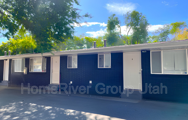 548 N REDWOOD RD