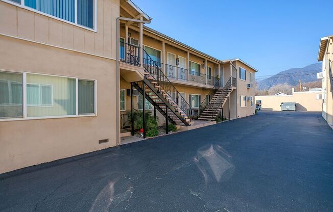 2 beds, 1 bath, $2,295, Unit 08