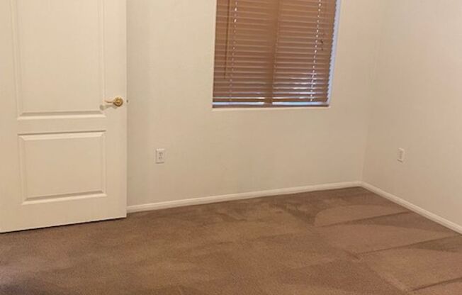 2 beds, 2 baths, $1,795, Unit UNIT 3813