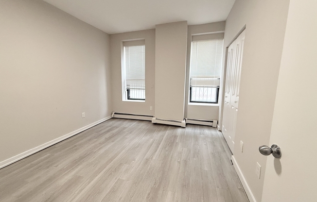2 beds, 1 bath, $2,500, Unit 1