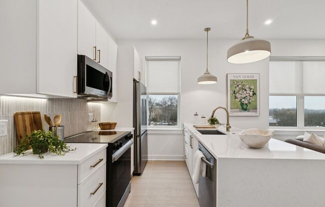1 bed, 1 bath, 680 sqft, $1,673, Unit 305