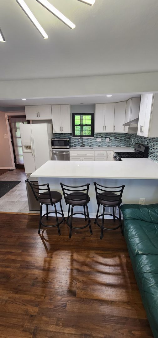 Luxury 3-Bedroom, 1-Bathroom House in Brookline!