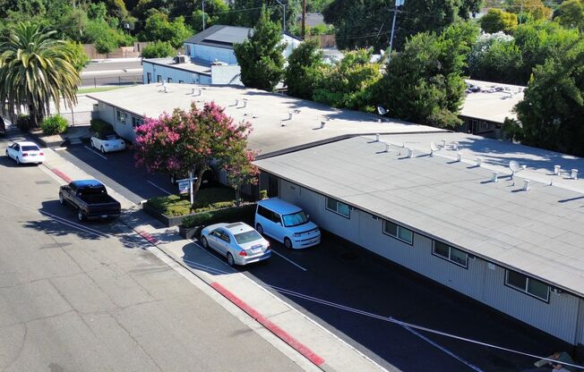 Remodeled 1bd/1bth Apartment on Ground Floor! (Move-In Special: One Month's Free)