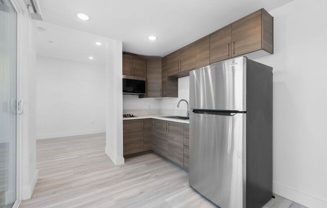 ST Living at 549 N Heliotrope Dr | Fresh & Modern for the Best of LA Living!