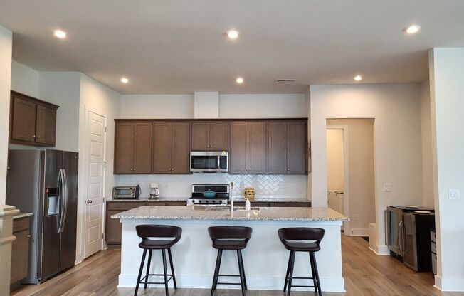 Spacious 3 bedroom in Mayes Hall Community