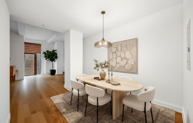 140 W 22 ST