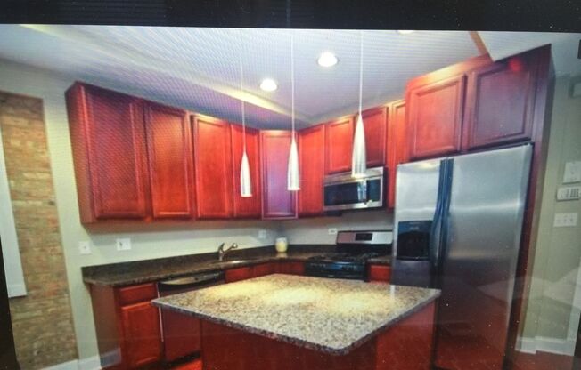 3 beds, 2 baths, 1,120 sqft, $1,850, Unit 6414 2W