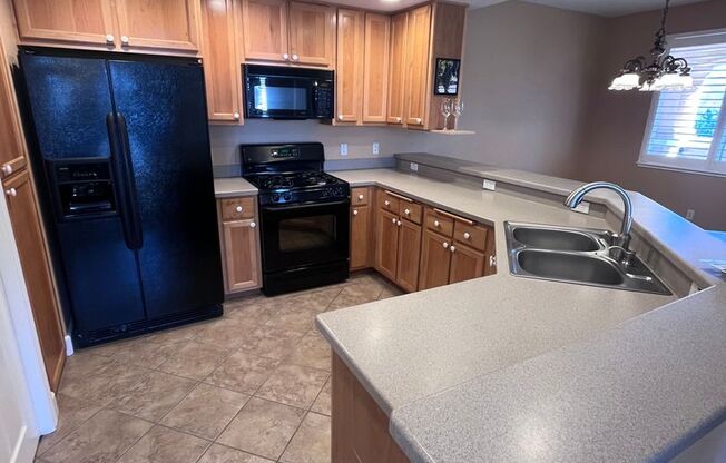 2 beds, 2 baths, $2,095, Unit # 326