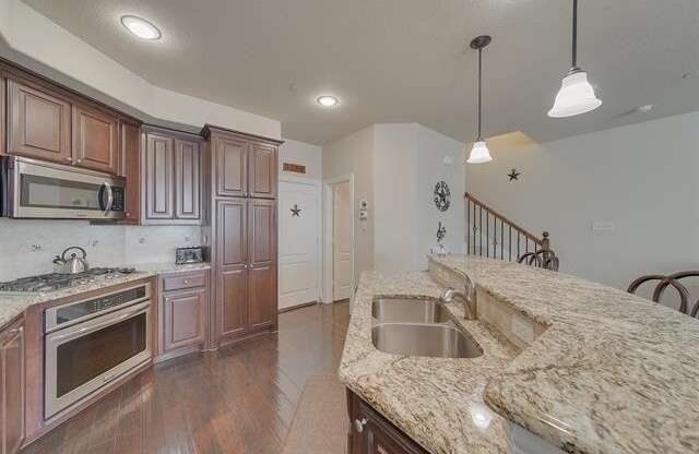 4420 RIVERVIEW DR