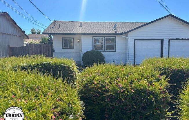 Great Single Level Duplex in Santa Rosa