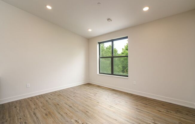 1 bed, 1 bath, $1,405, Unit 1050 N 4th St. Apt. 417