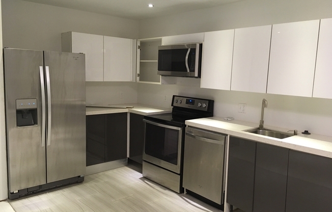1319 W FAYETTE ST