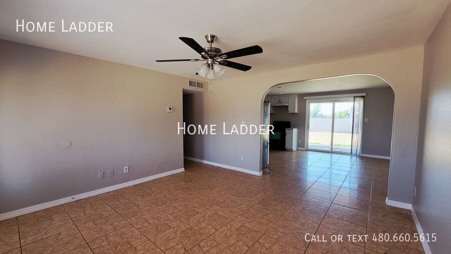 7031 W ALMERIA RD