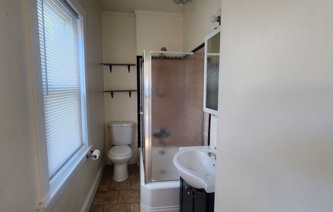 1 bed, 1 bath, $1,399