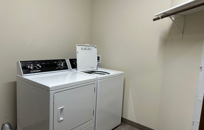 2 beds, 2 baths, 1,150 sqft, $1,935, Unit 5380300