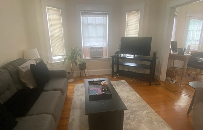 16 FANUEIL RD
