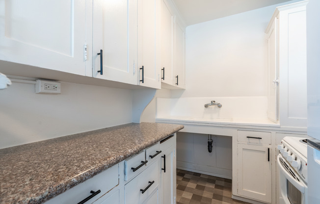 1 bed, 1 bath, 760 sqft, $2,200, Unit 501