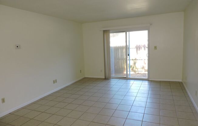 2 beds, 1 bath, $1,250, Unit Apt 24