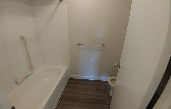 1 bed, 1 bath, 665 sqft, $1,520, Unit 1810-103