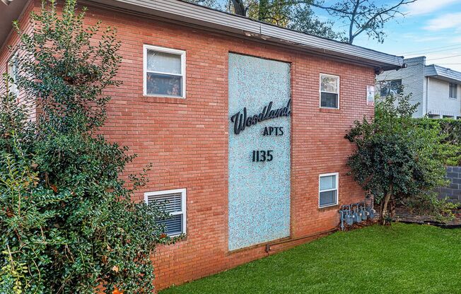 LARGE 2 bedroom 1 bath apartment located in Morningside Neighborhood! ONE MONTH FREE RENT! BRAND NEW APPLIANCES!