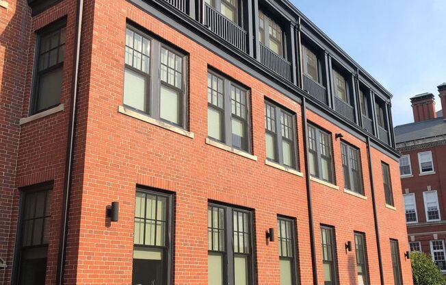 1 bed, 1 bath, 500 sqft, $1,800, Unit 002