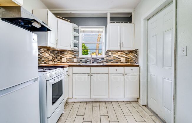 2nd Story Beachside Apartment