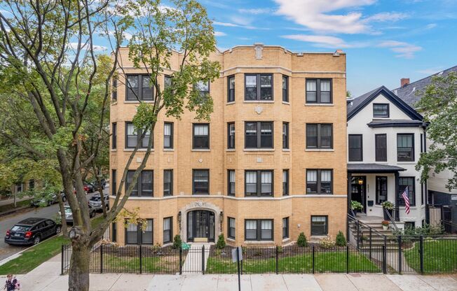 2015-19 W. Ainslie / 4855-57 N. Seeley