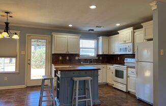 3 beds, 2 baths, $1,195